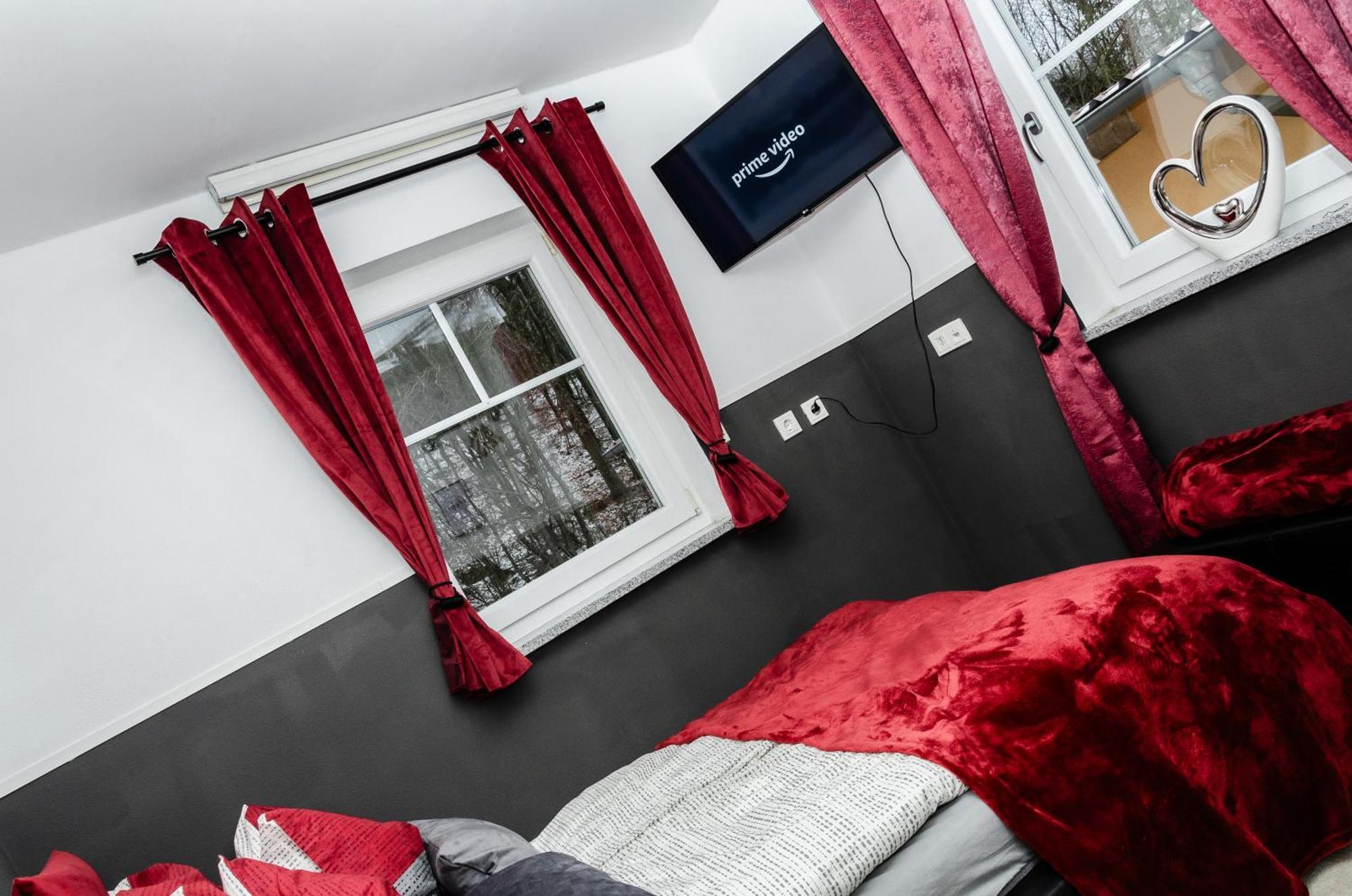 5 Sterne Centurion Ferienhaus Villa 2 Pools 86 Zoll Tv Aldersbach Kültér fotó