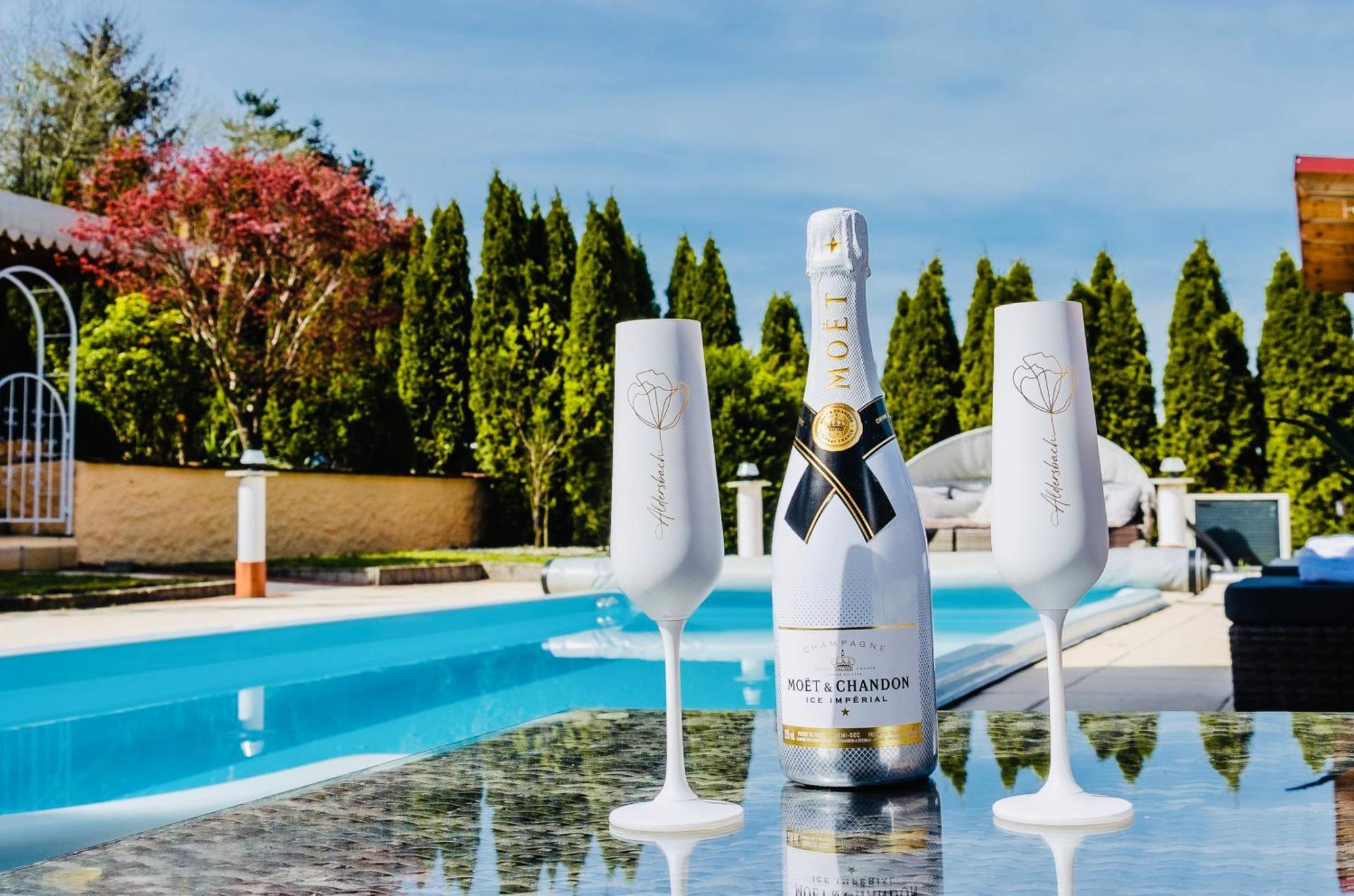 5 Sterne Centurion Ferienhaus Villa 2 Pools 86 Zoll Tv Aldersbach Kültér fotó